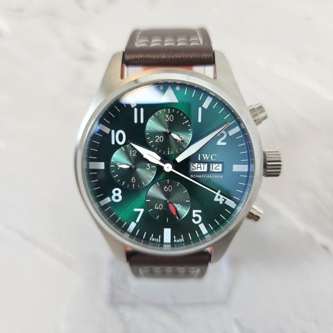 [국내발송상품] IWC 파일럿워치 그린 다이얼 41MM